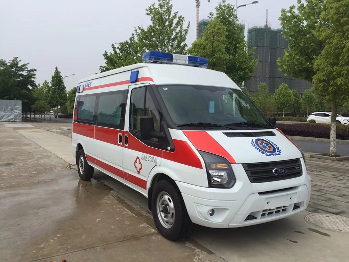 伊春福特新世代V348长轴中顶监护型救护车